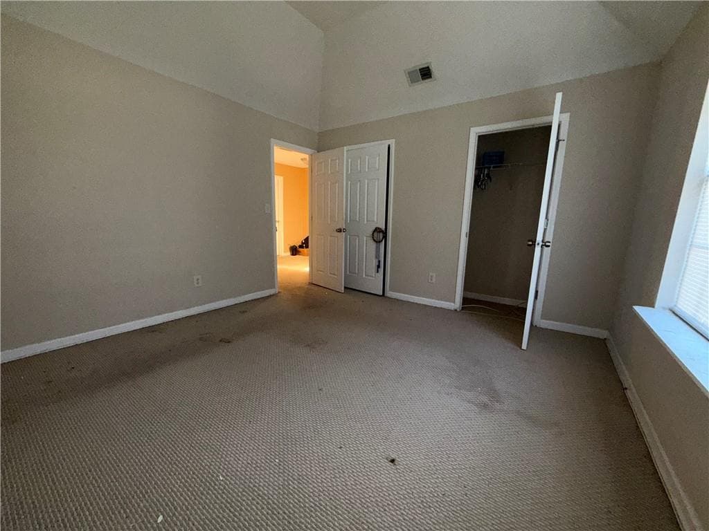 5 bedroom, 3 bathroom, 2,776 sq ft single family residence for sale at 3503 Creekview Drive, Union City, GA 30291 — photo 5
