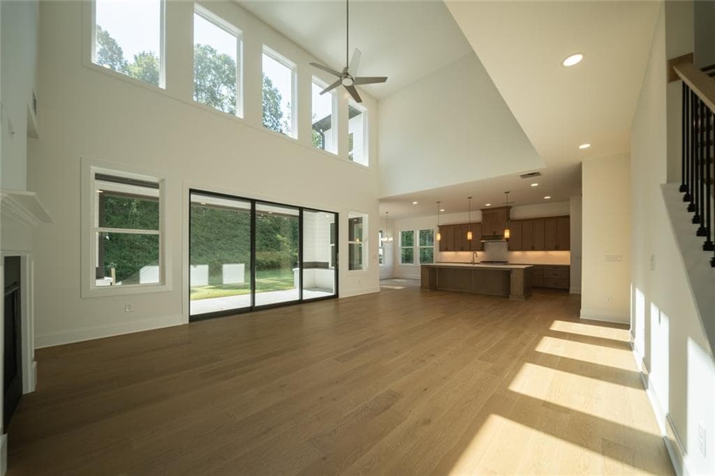 5 bedroom, 6 bathroom, 3,871 sq ft single family residence for sale at 7004 Foundry Drive, Woodstock, GA 30188 — photo 4