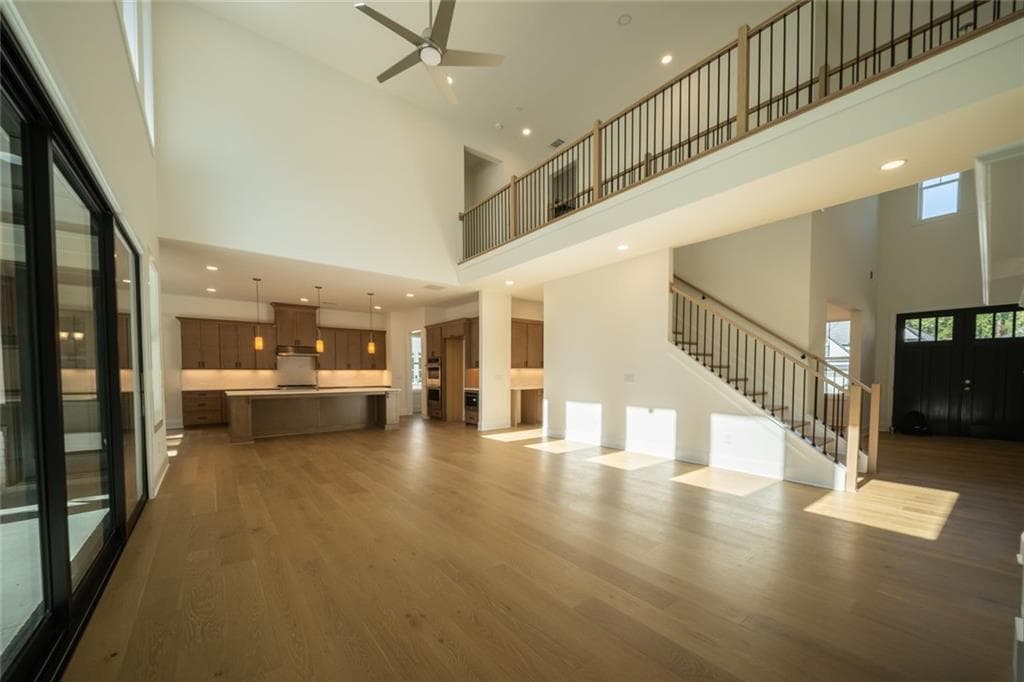 5 bedroom, 6 bathroom, 3,871 sq ft single family residence for sale at 7004 Foundry Drive, Woodstock, GA 30188 — photo 5