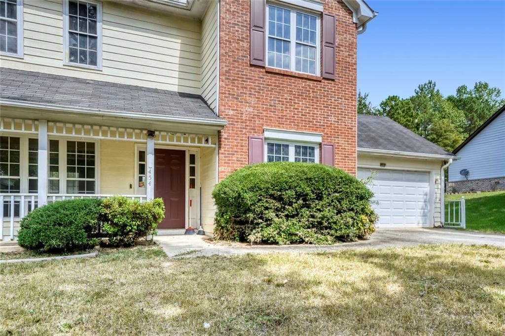 3 bedroom, 3 bathroom, 1,256 sq ft single family residence under contract at 454 Fieldgreen Drive, Jonesboro, GA 30238 — photo 2