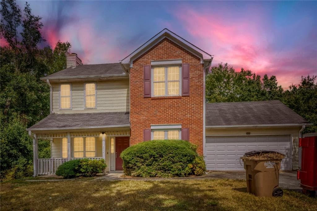 3 bedroom, 3 bathroom, 1,256 sq ft single family residence under contract at 454 Fieldgreen Drive, Jonesboro, GA 30238