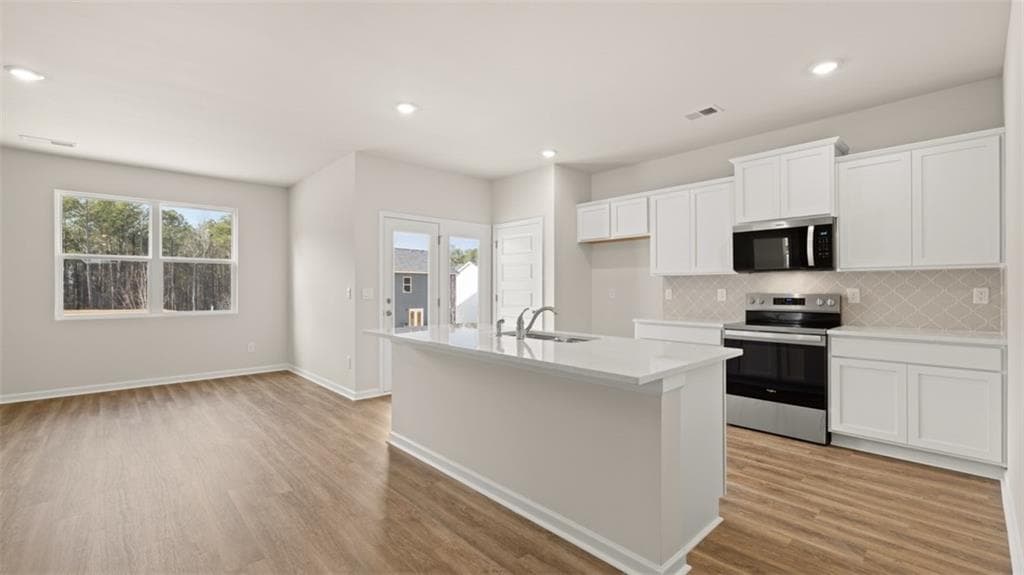 3 bedroom, 2 bathroom, 1,475 sq ft single family residence for sale at 315 Bristol Boulevard, Winder, GA 30680 — photo 5