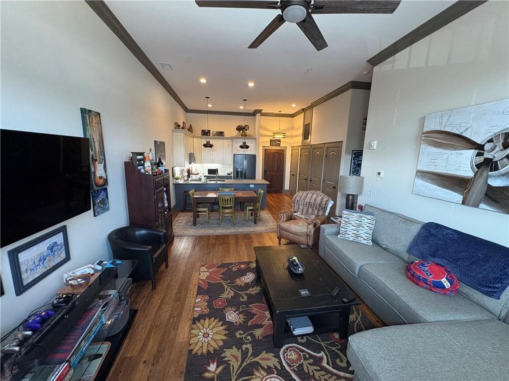 1 bedroom, 1 bathroom, 924 sq ft condominium for sale at 1 E 3rd Avenue 402, Rome, GA 30161 — photo 6