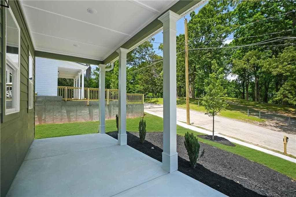 4 bedroom, 3 bathroom, 1,752 sq ft single family residence for sale at 1804 Charles Place, Atlanta, GA 30318 — photo 5
