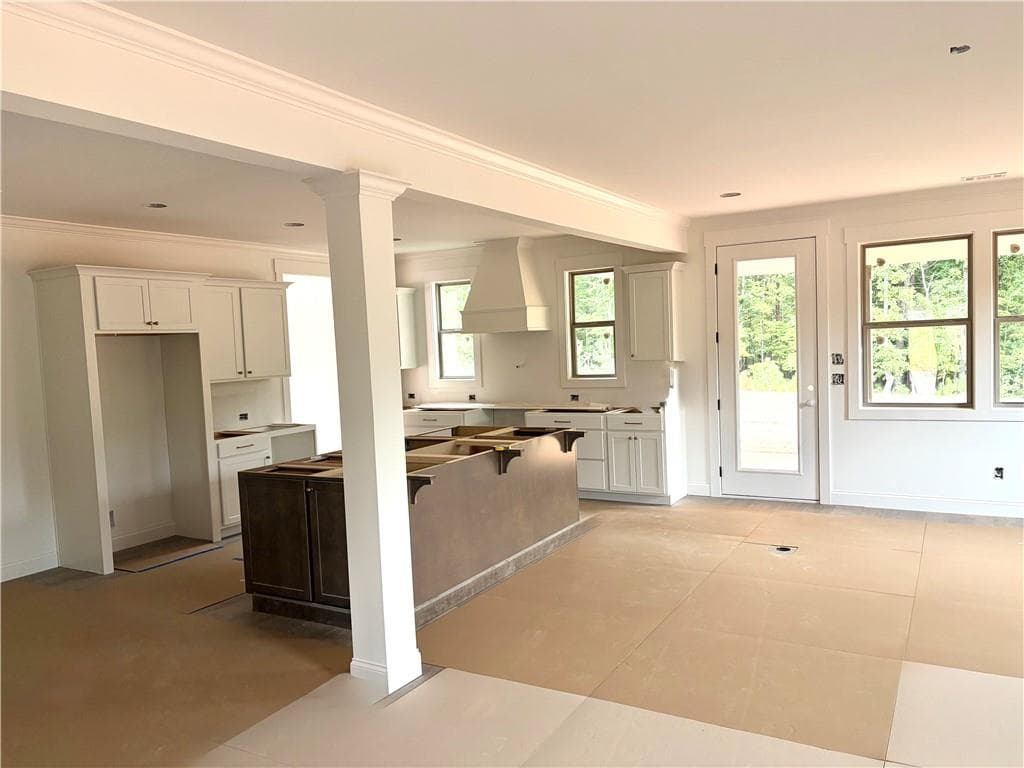 5 bedroom, 4 bathroom, 2,901 sq ft single family residence under contract at 1440 Legend Drive, Greensboro, GA 30642 — photo 3