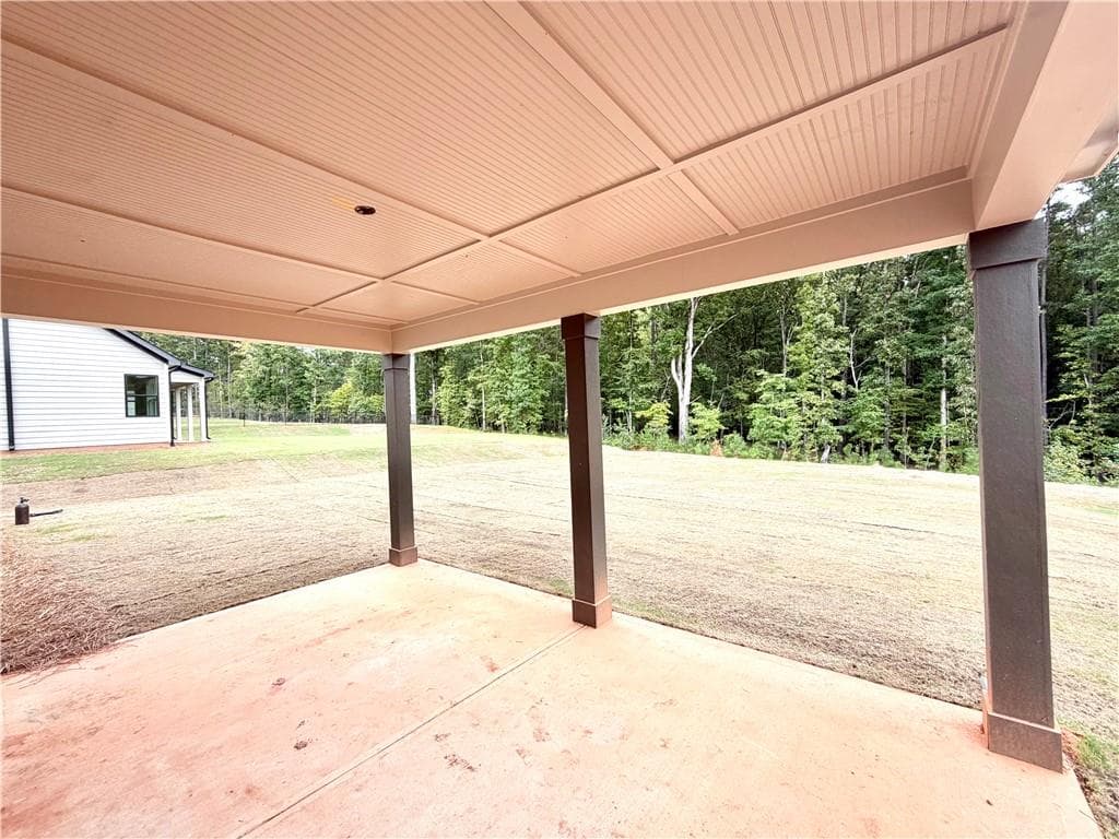 5 bedroom, 4 bathroom, 2,901 sq ft single family residence under contract at 1440 Legend Drive, Greensboro, GA 30642 — photo 4