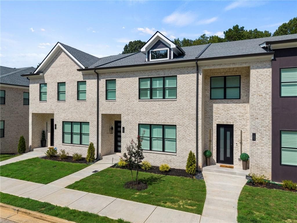 4 bedroom, 3 bathroom, 2,315 sq ft townhouse for sale at 185 Brush Creek Court, Stockbridge, GA 30281 — photo 4