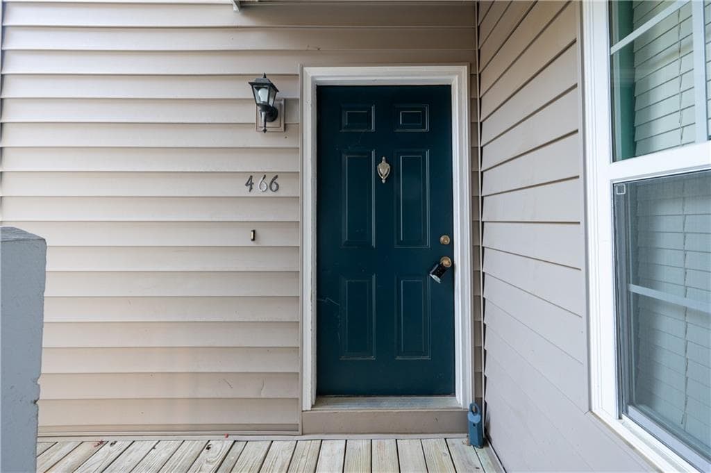 2 bedroom, 2 bathroom, 738 sq ft condominium for rent at 466 Teal Court, Roswell, GA 30076 for $1,650 a month — photo 3