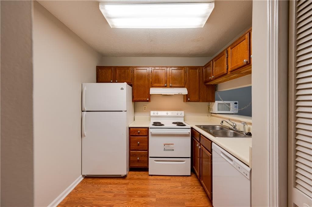 2 bedroom, 2 bathroom, 738 sq ft condominium for rent at 466 Teal Court, Roswell, GA 30076 for $1,650 a month — photo 5