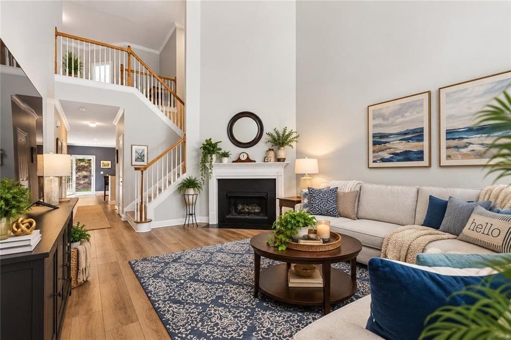 4 bedroom, 3 bathroom, 2,312 sq ft townhouse for sale at 8006 Lexington Drive, Roswell, GA 30075 — photo 4