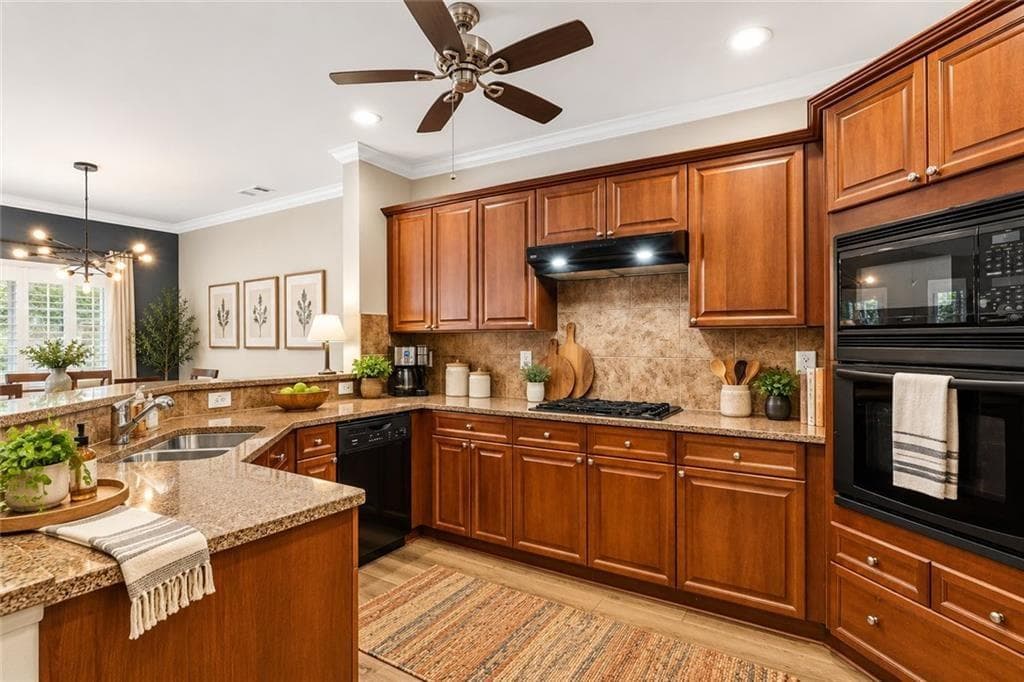 4 bedroom, 3 bathroom, 2,312 sq ft townhouse for sale at 8006 Lexington Drive, Roswell, GA 30075 — photo 5