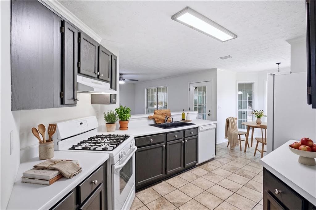 3 bedroom, 3 bathroom, 2,455 sq ft single family residence for rent at 640 Suwanee Lakes Circle, Suwanee, GA 30024 for $2,500 a month — photo 7
