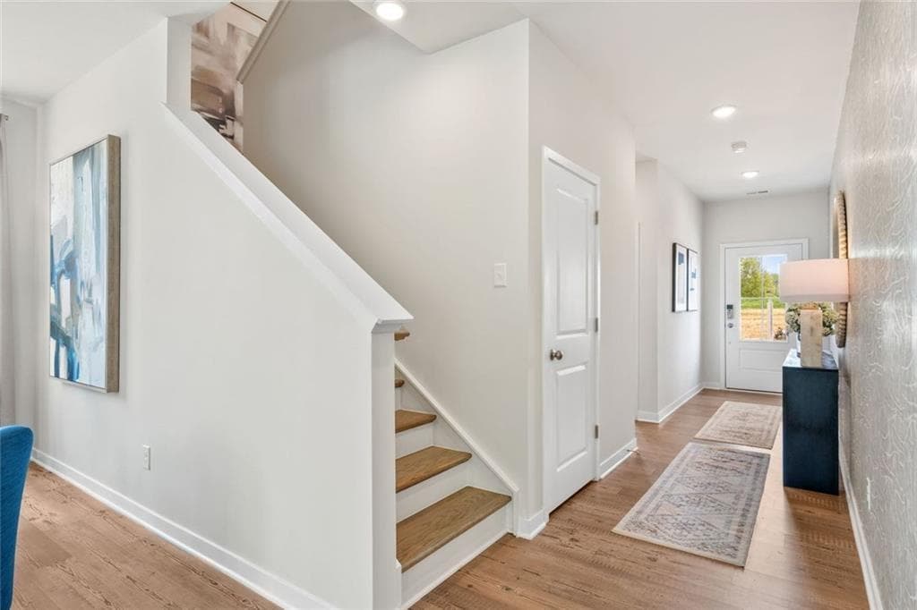 5 bedroom, 4 bathroom, 2,774 sq ft single family residence for sale at 8034 Dickens Drive, Fairburn, GA 30213 — photo 4