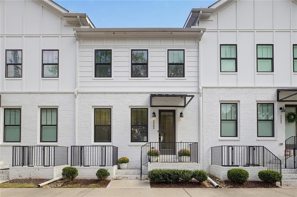3 bedroom, 4 bathroom, 2,196 sq ft townhouse for sale at 2485 Sycamore Road, Atlanta, GA 30318 — photo 1 of 23