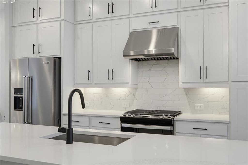 3 bedroom, 4 bathroom, 2,196 sq ft townhouse for sale at 2485 Sycamore Road, Atlanta, GA 30318 — photo 5