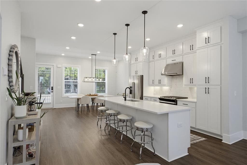3 bedroom, 4 bathroom, 2,196 sq ft townhouse for sale at 2485 Sycamore Road, Atlanta, GA 30318 — photo 6