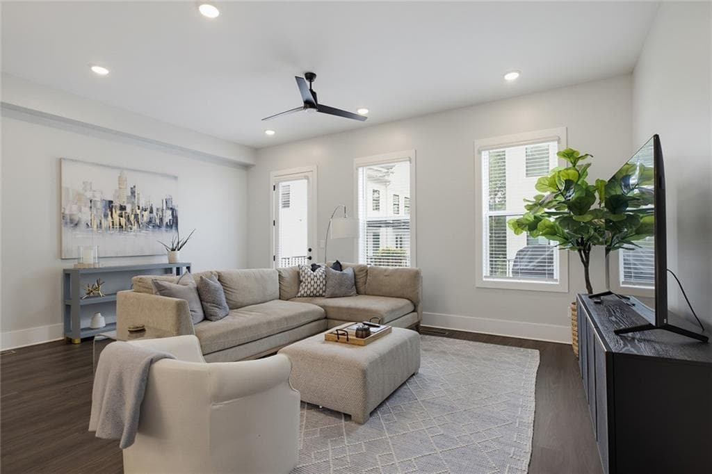 3 bedroom, 4 bathroom, 2,196 sq ft townhouse for sale at 2485 Sycamore Road, Atlanta, GA 30318 — photo 8