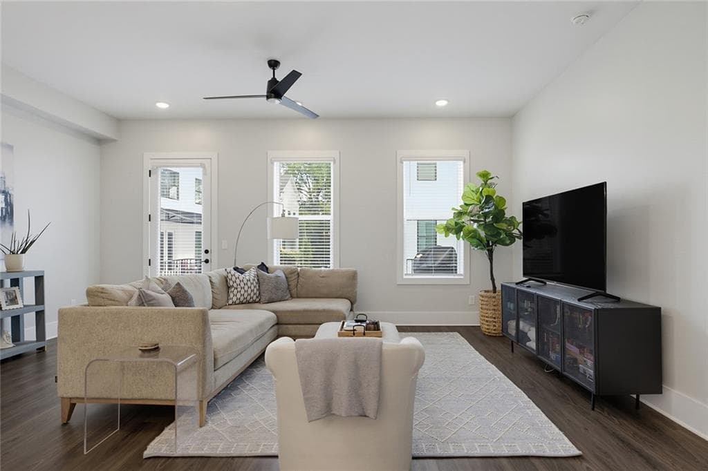 3 bedroom, 4 bathroom, 2,196 sq ft townhouse for sale at 2485 Sycamore Road, Atlanta, GA 30318 — photo 9