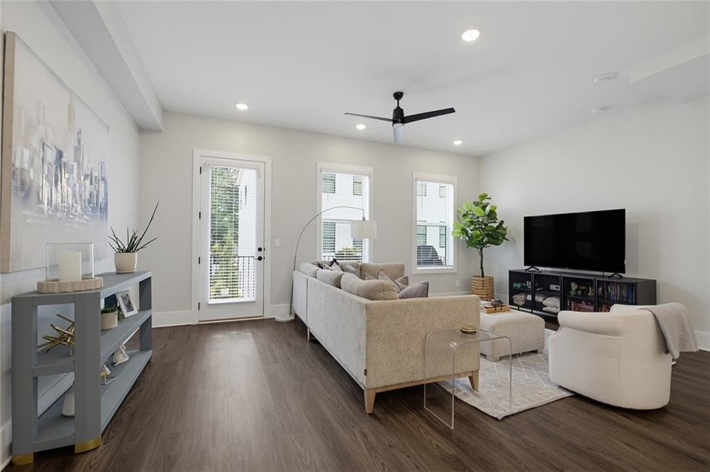 3 bedroom, 4 bathroom, 2,196 sq ft townhouse for sale at 2485 Sycamore Road, Atlanta, GA 30318 — photo 10