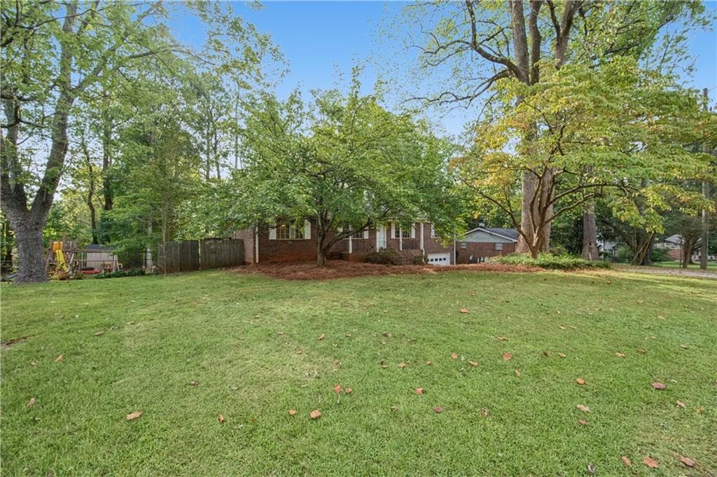 3 bedroom, 2 bathroom, 2,680 sq ft single family residence for sale at 3915 Green Forest Lane, Smyrna, GA 30082 — photo 2