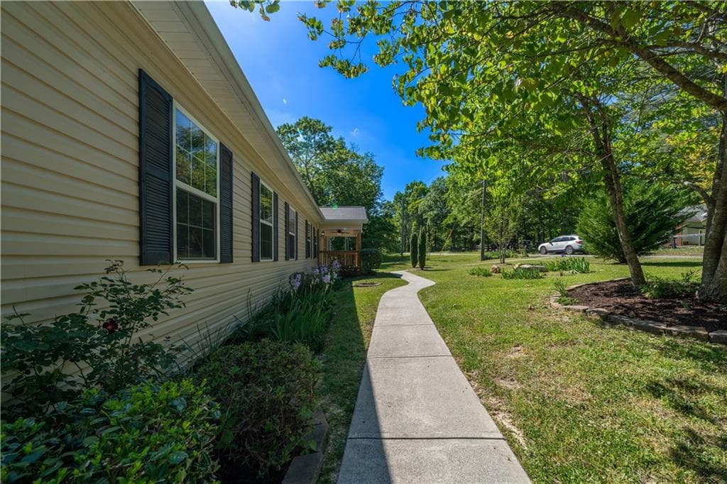 3 bedroom, 2 bathroom, 1,740 sq ft single family residence for sale at 25 Quail Ridge Road, Taylorsville, GA 30178 — photo 2