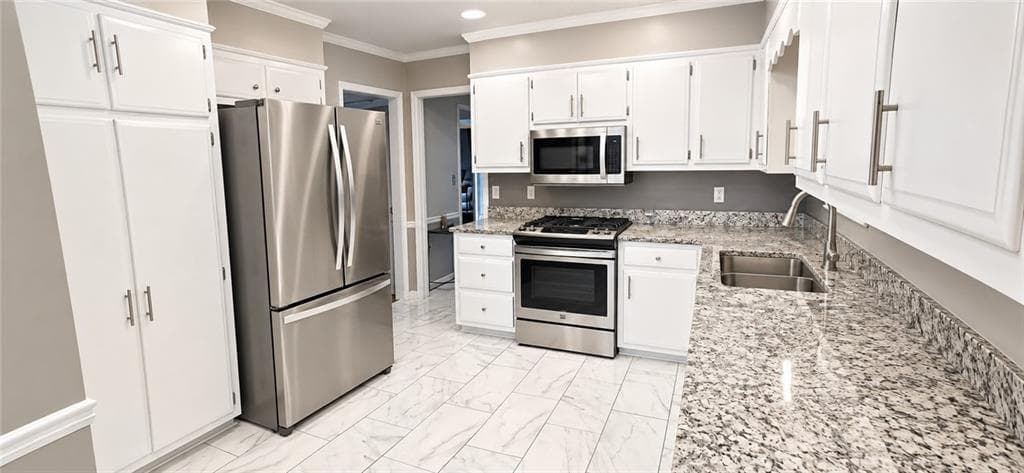 3 bedroom, 2 bathroom, 1,682 sq ft single family residence for sale at 6586 Deshon Circle, Lithonia, GA 30058 — photo 4
