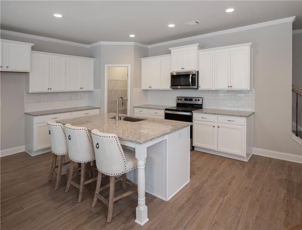 3 bedroom, 3 bathroom, 2,012 sq ft townhouse for sale at 5357 Gray Birch Bend, Flowery Branch, GA 30542 — photo 6