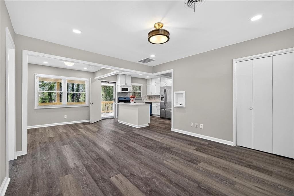 4 bedroom, 2 bathroom, 1,375 sq ft single family residence for sale at 3045 Lindon Lane, Decatur, GA 30033 — photo 6
