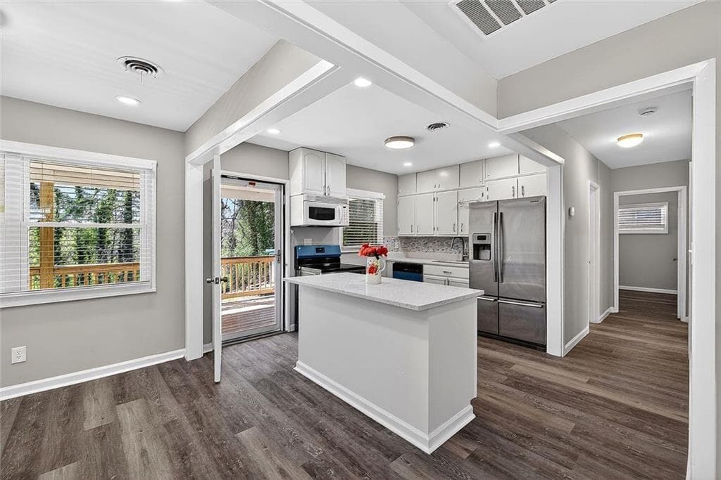 4 bedroom, 2 bathroom, 1,375 sq ft single family residence for sale at 3045 Lindon Lane, Decatur, GA 30033 — photo 8