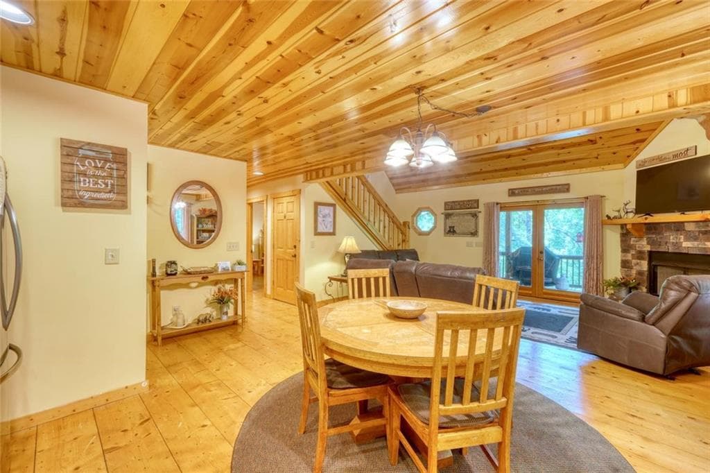 3 bedroom, 3 bathroom, 2,624 sq ft single family residence for sale at 75 Carol Lane, Ellijay, GA 30540 — photo 9
