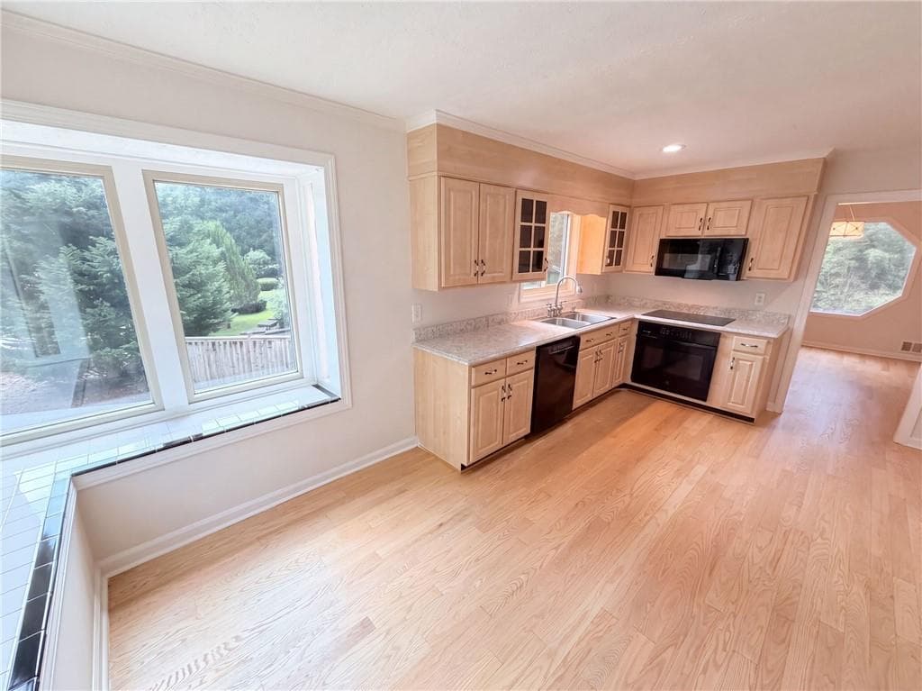 4 bedroom, 3 bathroom, 2,769 sq ft single family residence for sale at 3962 Spalding Hollow, Peachtree Corners, GA 30092 — photo 7