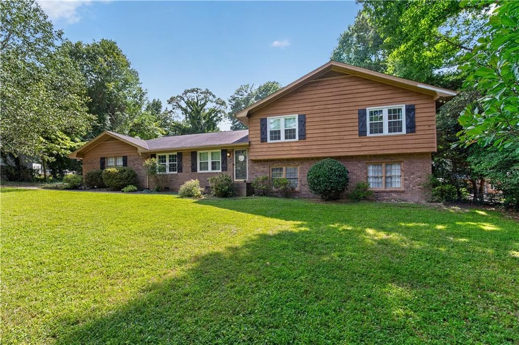 5 bedroom, 3 bathroom, 2,776 sq ft single family residence under contract at 2197 Valley Creek Circle, Snellville, GA 30078