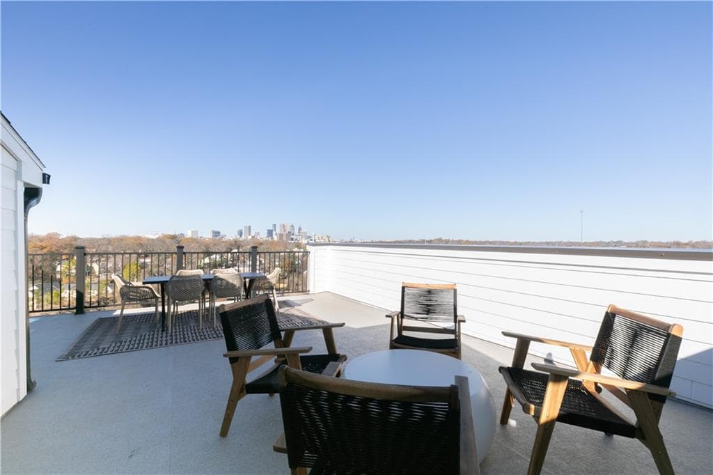 3 bedroom, 3 bathroom, 2,650 sq ft condominium for sale at 338 Skylar Court 104, Atlanta, GA 30315 — photo 2
