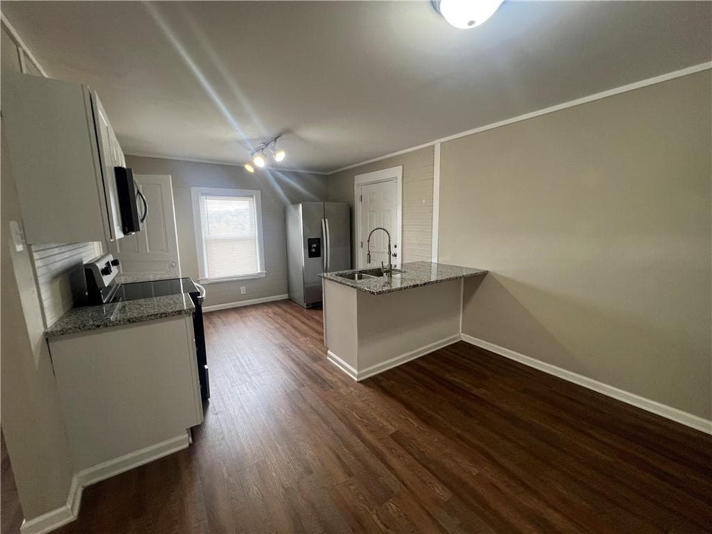 1 bedroom, 2 bathroom duplex for rent at 21 Highland Street, Gainesville, GA 30501 for $1,395 a month — photo 3