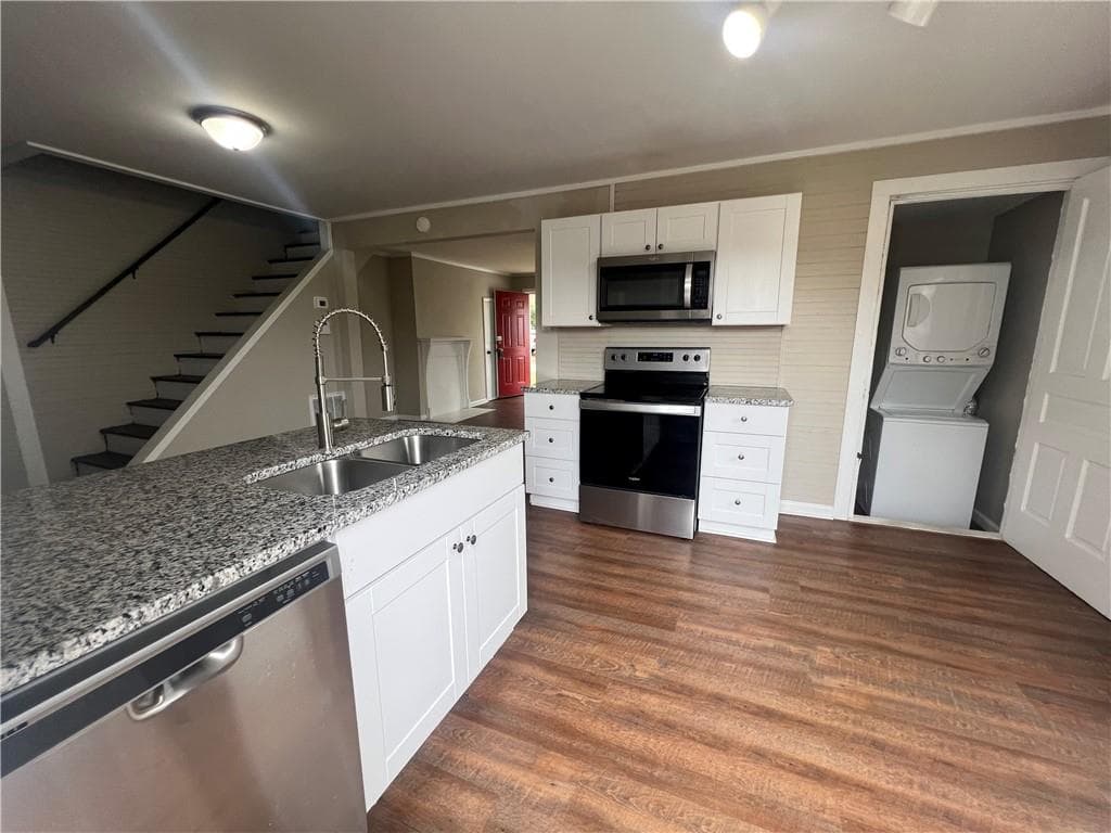 1 bedroom, 2 bathroom duplex for rent at 21 Highland Street, Gainesville, GA 30501 for $1,395 a month — photo 4