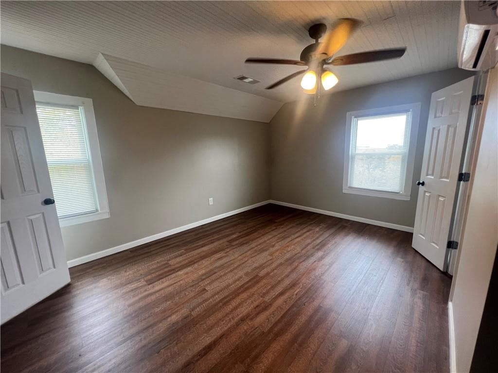 1 bedroom, 2 bathroom duplex for rent at 21 Highland Street, Gainesville, GA 30501 for $1,395 a month — photo 6