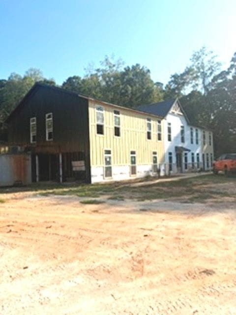 3 bedroom, 2 bathroom, 3,200 sq ft single family residence for sale at 6327 Jefferson Road, Commerce, GA 30529 — photo 3