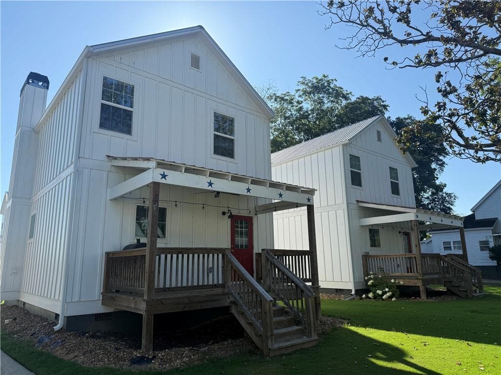 2 bedroom, 3 bathroom single family residence for rent at 70 Liberty Court, Gainesville, GA 30501 for $1,725 a month