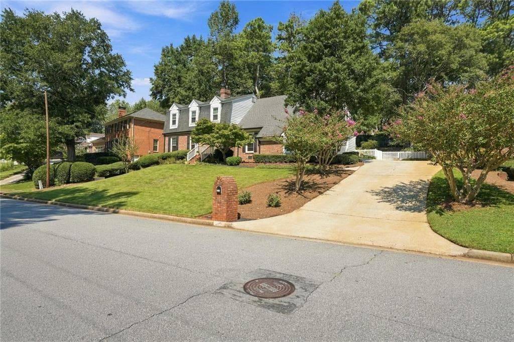 4 bedroom, 4 bathroom, 4,332 sq ft single family residence for sale at 2819 Livsey Drive, Tucker, GA 30084 — photo 2