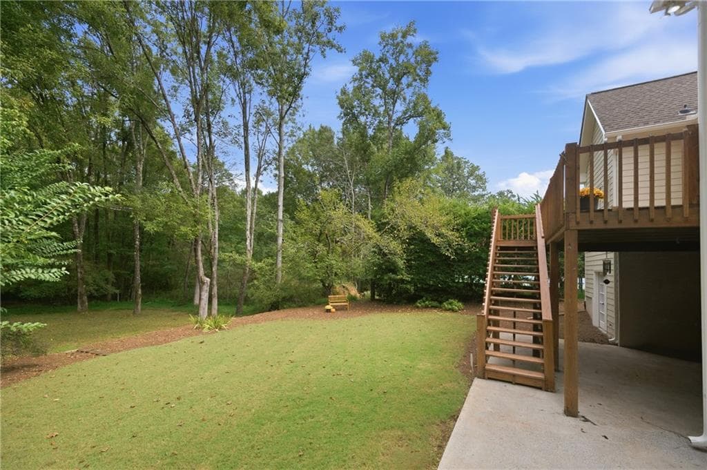 4 bedroom, 4 bathroom, 3,295 sq ft single family residence under contract at 4880 Haydens Walk Drive, Johns Creek, GA 30022 — photo 2