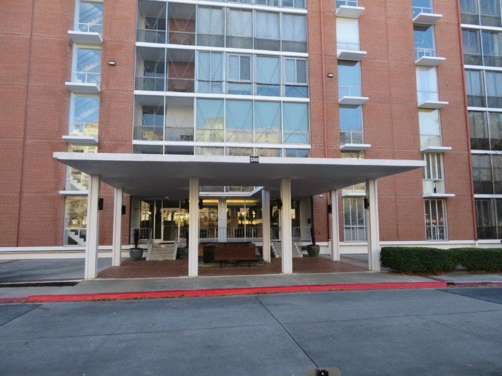 1 bedroom, 1 bathroom, 815 sq ft condominium for sale at 130 26th Street 703, Atlanta, GA 30309 — photo 3