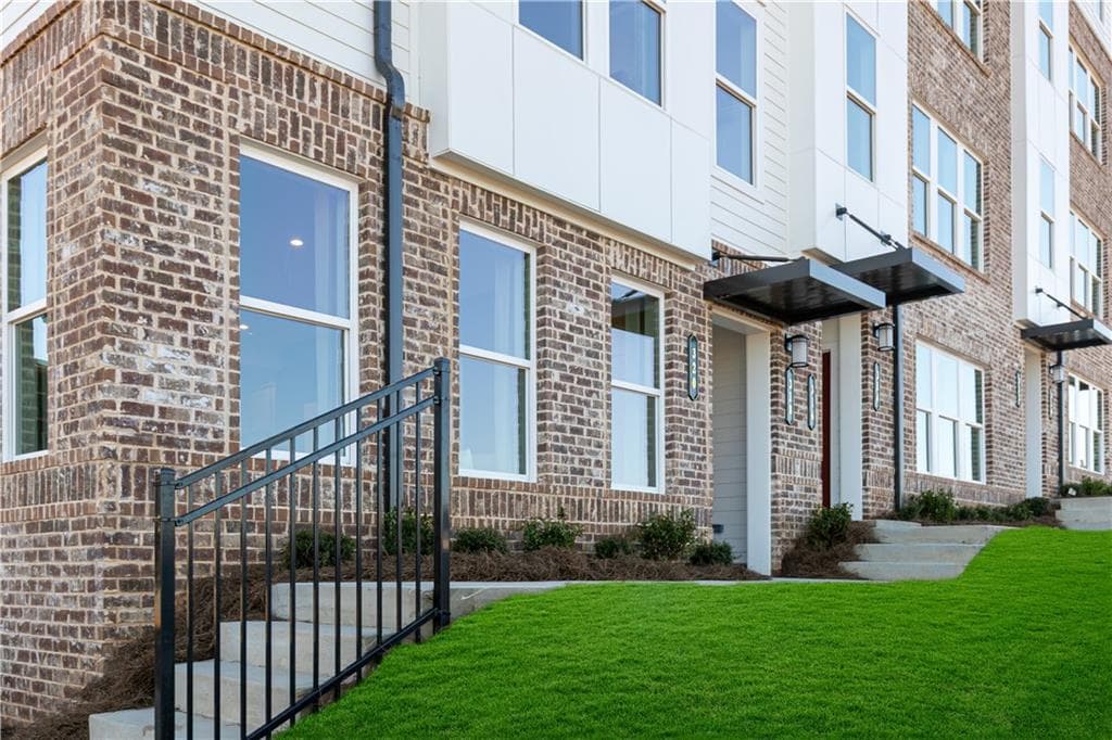 3 bedroom, 3 bathroom, 2,650 sq ft condominium for sale at 342 Skylar Court 106, Atlanta, GA 30315 — photo 4