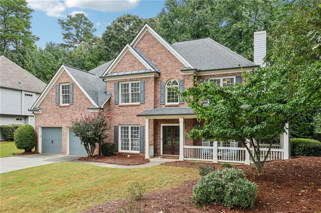 5 bedroom, 4 bathroom, 2,827 sq ft single family residence for sale at 3845 Summit Gate Drive, Suwanee, GA 30024 — photo 3