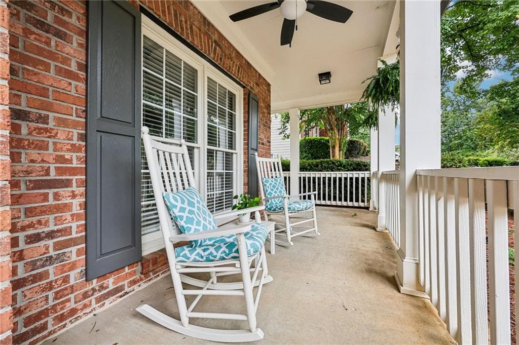 5 bedroom, 4 bathroom, 2,827 sq ft single family residence for sale at 3845 Summit Gate Drive, Suwanee, GA 30024 — photo 5