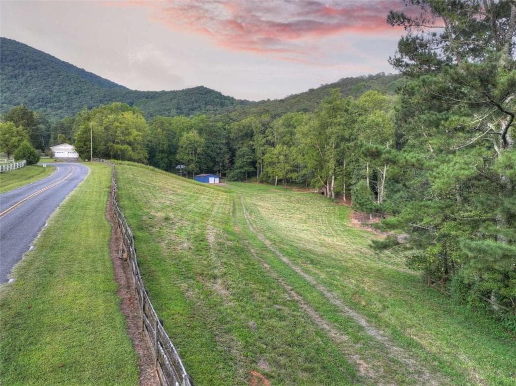 2 bedroom, 2 bathroom, 1,280 sq ft single family residence for sale at 859 Hagin Circle, Ellijay, GA 30536 — photo 9