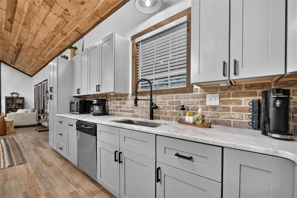 2 bedroom, 2 bathroom, 1,280 sq ft home for sale at 859 Hagin Circle, Ellijay, GA