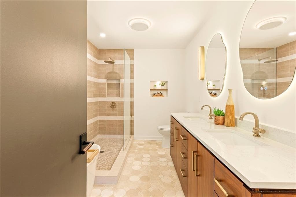 4 bedroom, 3 bathroom, 2,181 sq ft single family residence for sale at 391 Havilon Way, Smyrna, GA 30082 — photo 4