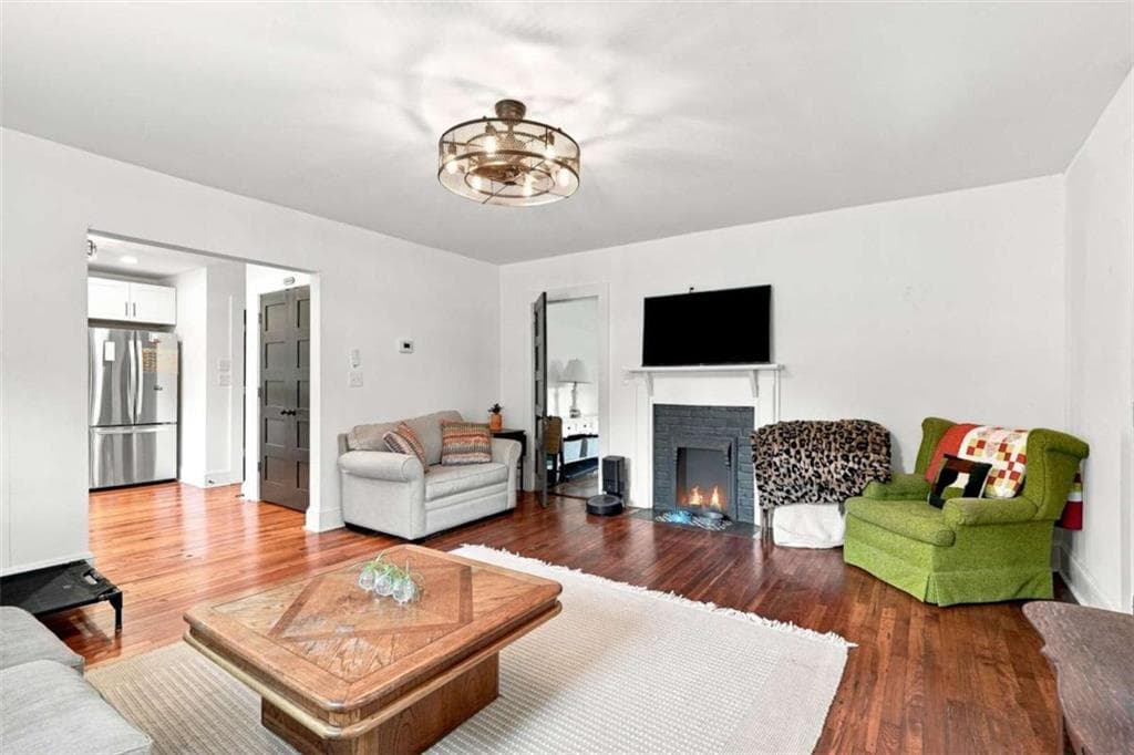 3 bedroom, 2 bathroom, 1,298 sq ft single family residence for sale at 1235 S Madison Avenue, Monroe, GA 30655 — photo 7