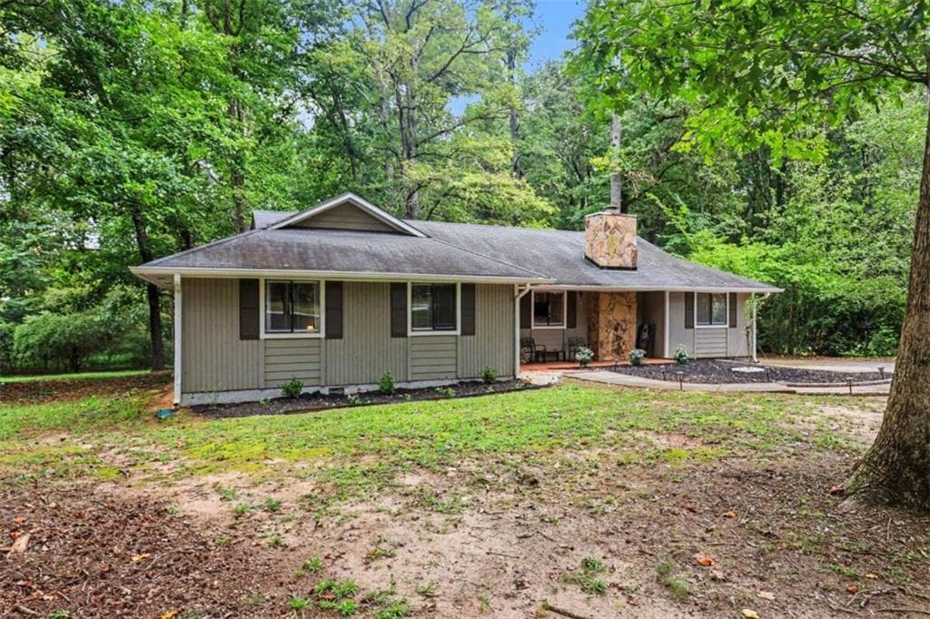 4 bedroom, 2 bathroom, 2,016 sq ft single family residence for sale at 130 Ashley Oaks Drive, Mcdonough, GA 30253 — photo 3