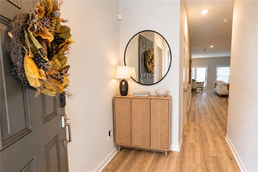 3 bedroom, 3 bathroom, 1,535 sq ft townhouse for sale at 2857 Regal Park, Atlanta, GA 30318 — photo 5